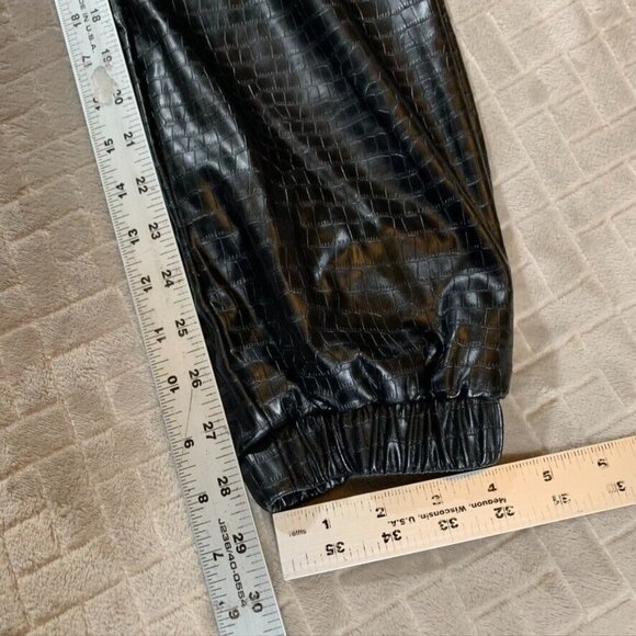 Missguided Womens 6 Pants Black Jogger Faux Leather Reptile Textured Pull On - Picture 7 of 10